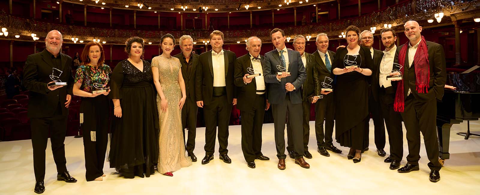 La Fundación BBVA recibe el premio Tutto Verdi International Awards de ABAO Bilbao Ópera en la categoría de Mejor Institución